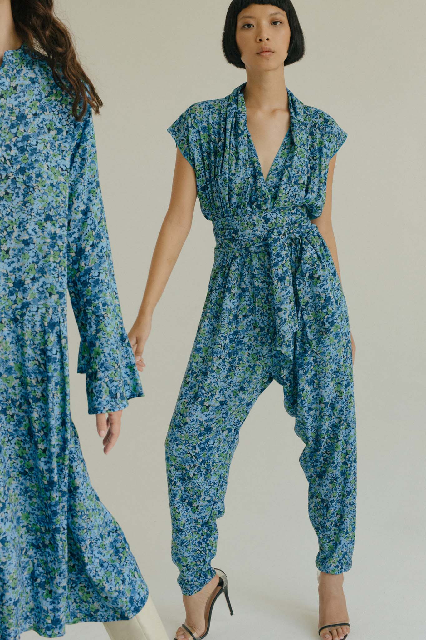 THE POINT JUMPSUIT - FLORAL EXPLOSION BLUE