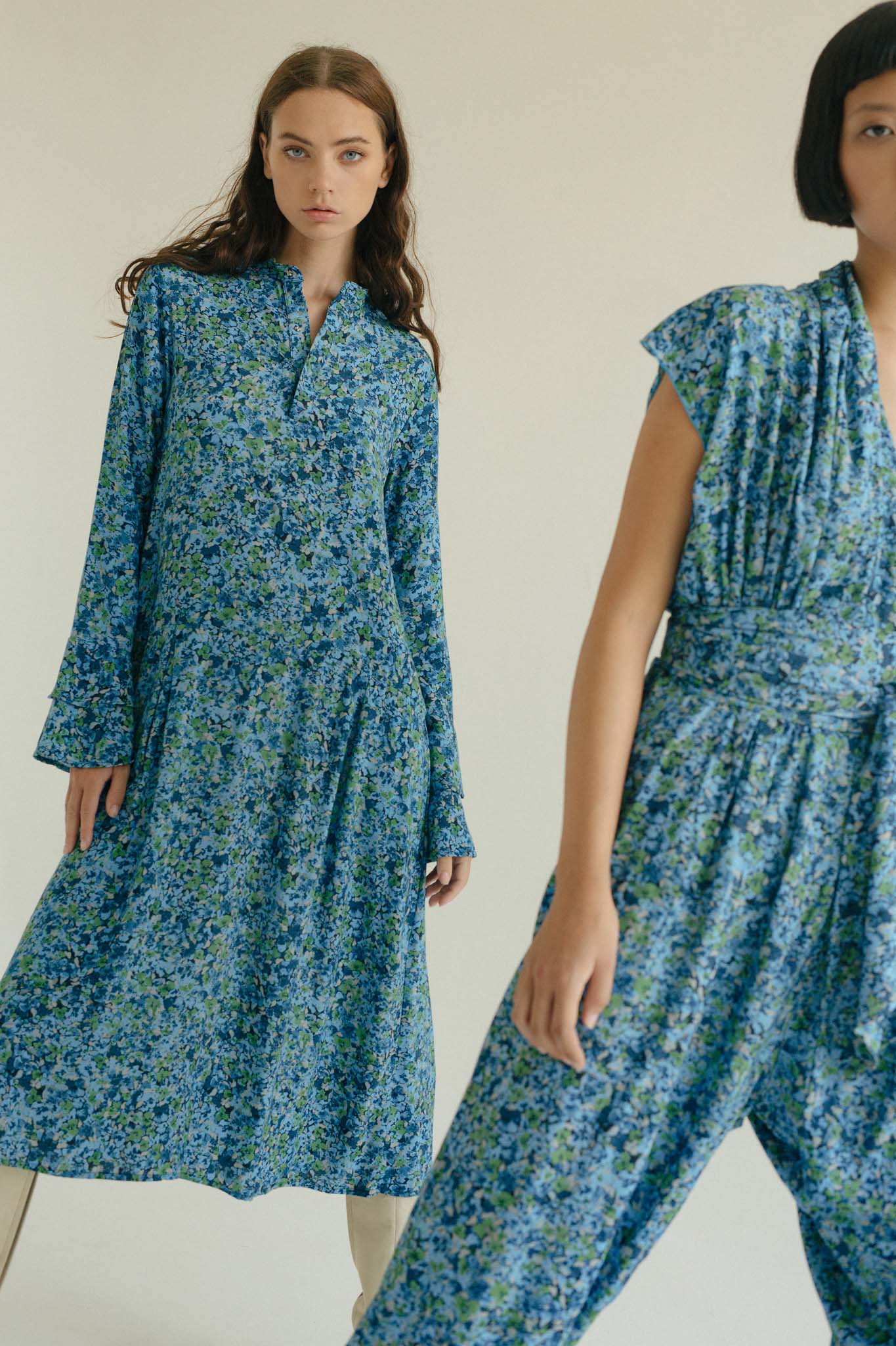 JEMIMA MIDI/MAXI DRESS DOUBLE LAYER SLEEVE - FLORAL EXPLOSION BLUE